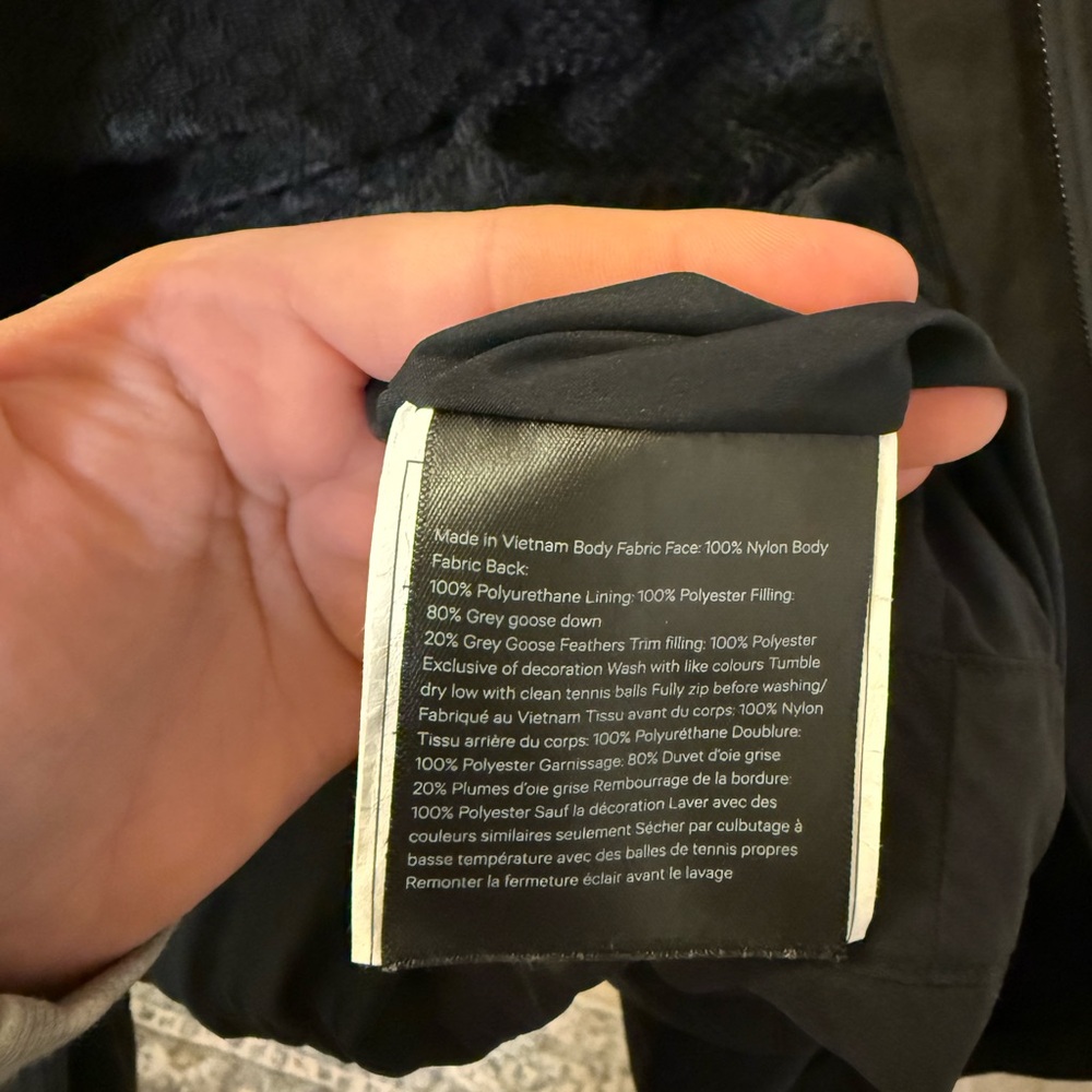 Lululemon Puffer Vest - Picture 14 of 15